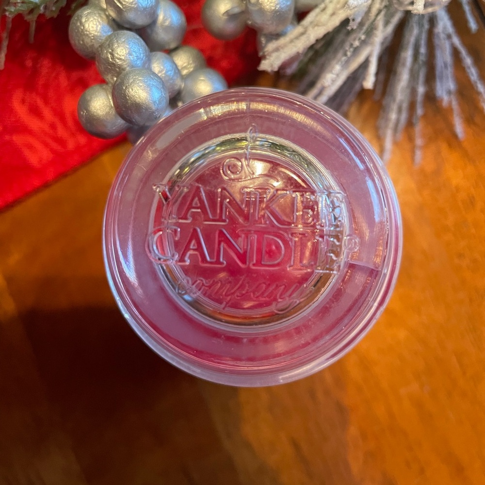 Yankee Candle Red Raspberry Jar Candle New - Picture 3 of 5